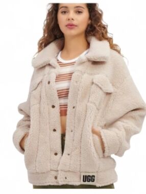 NWOT UGG Frankie Sherpa Trucker Jacket - Medium